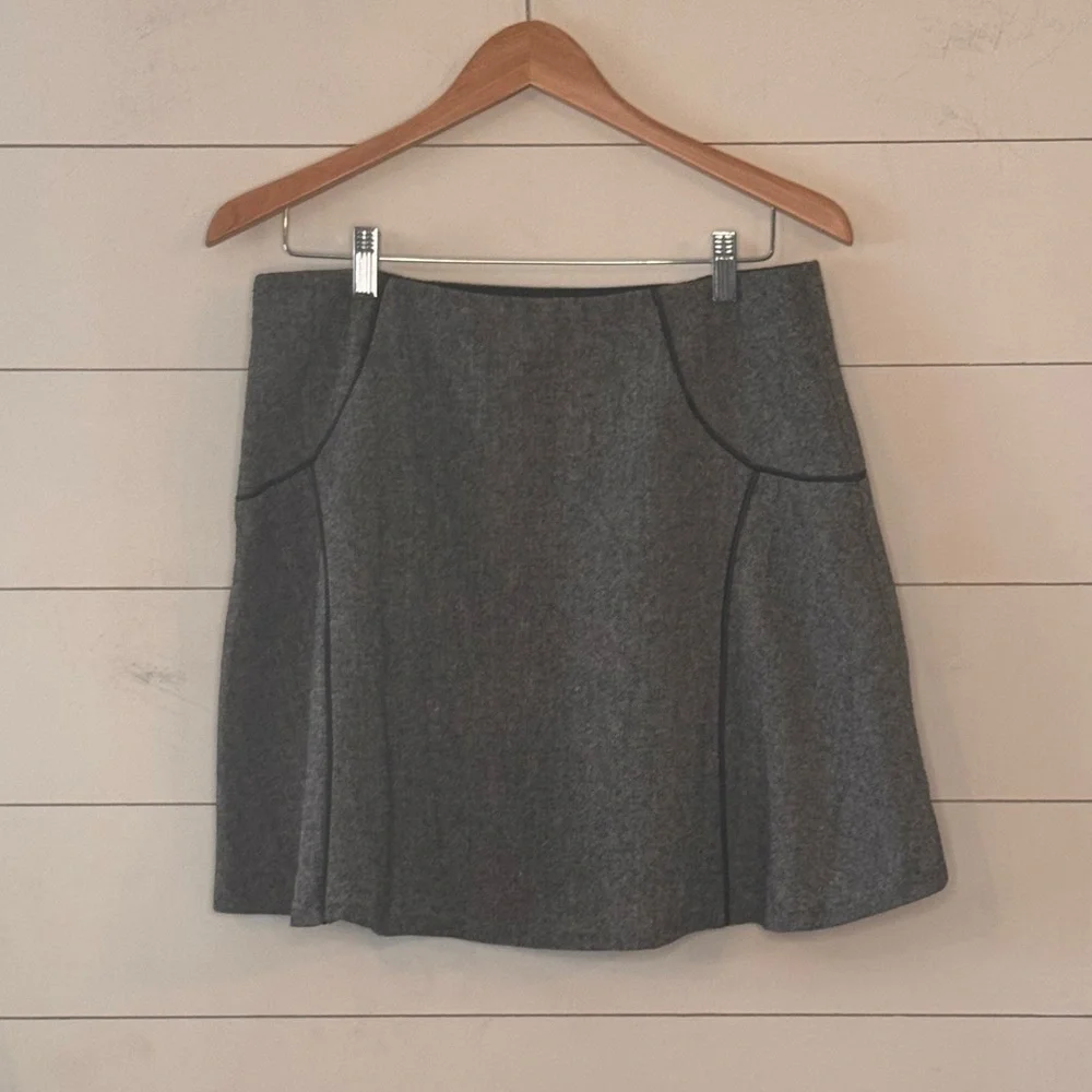 The Limited Gray Mini Skirt Size Medium